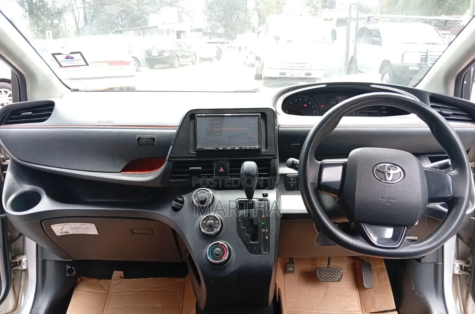 Toyota Sienta 2016 Silver