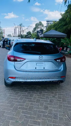 Mazda Axela 2018 Silver