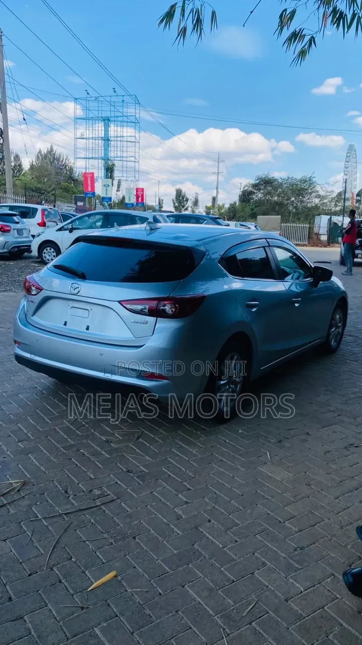 Mazda Axela 2018 Silver