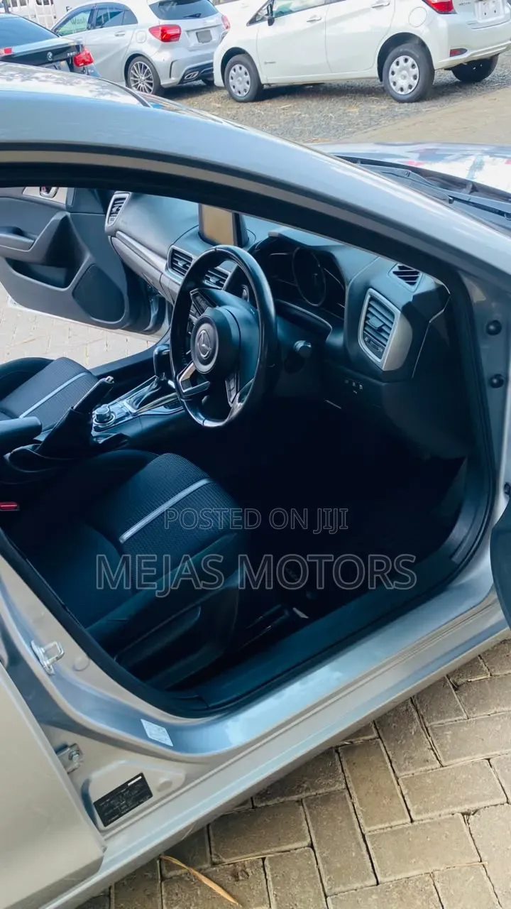 Mazda Axela 2018 Silver