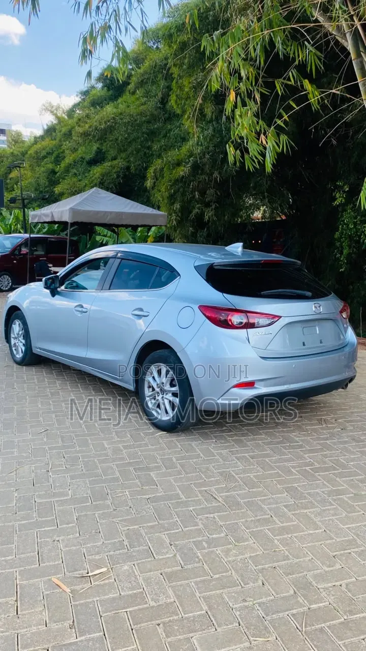 Mazda Axela 2018 Silver