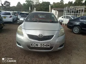 Toyota Belta 2011 Silver