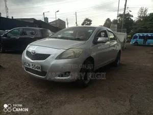 Toyota Belta 2011 Silver