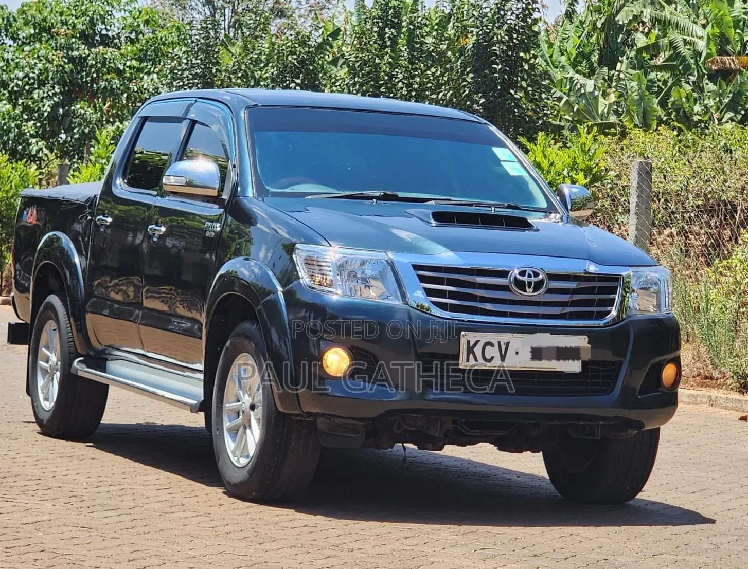 Toyota Hilux 2012 Black
