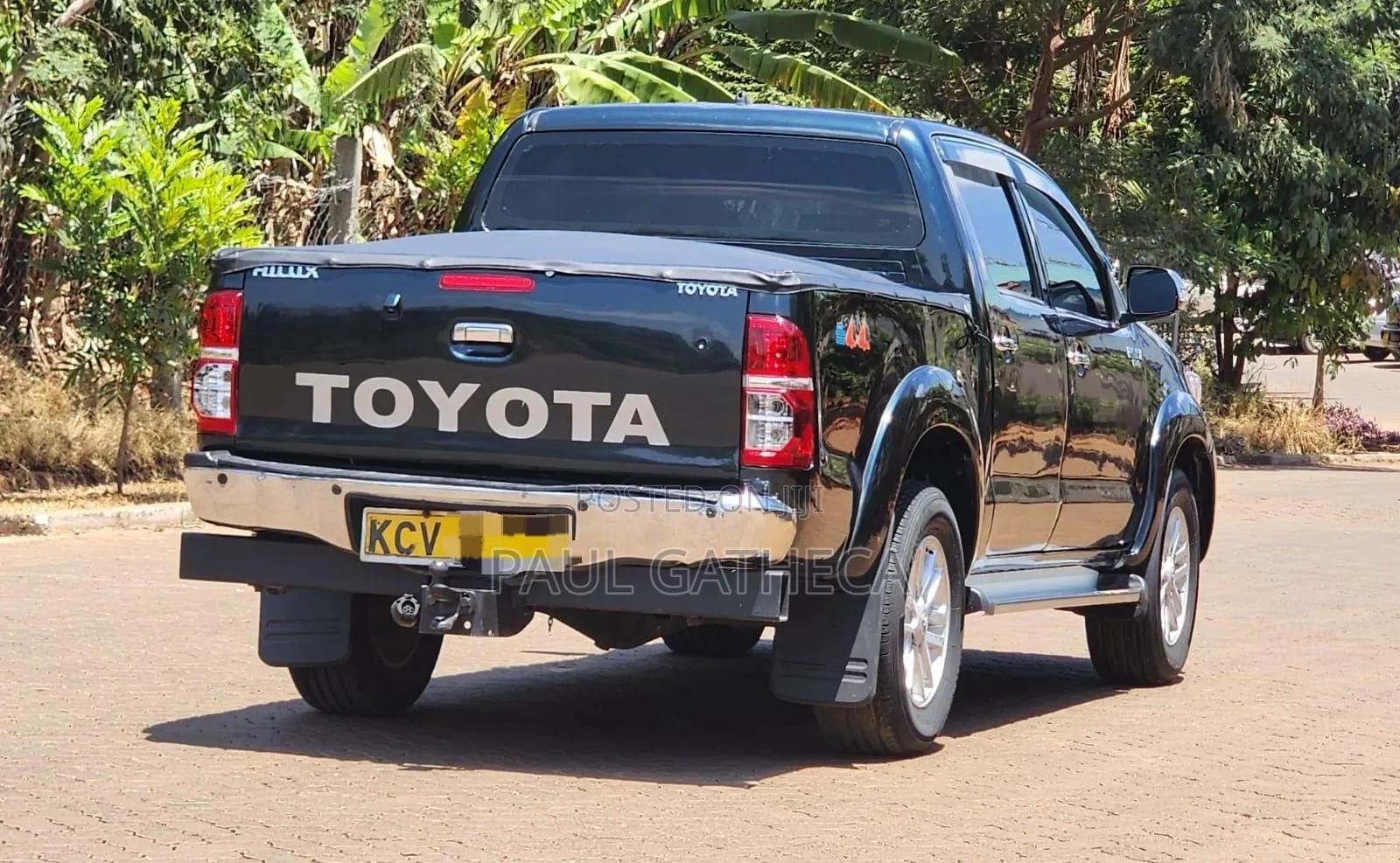 Toyota Hilux 2012 Black