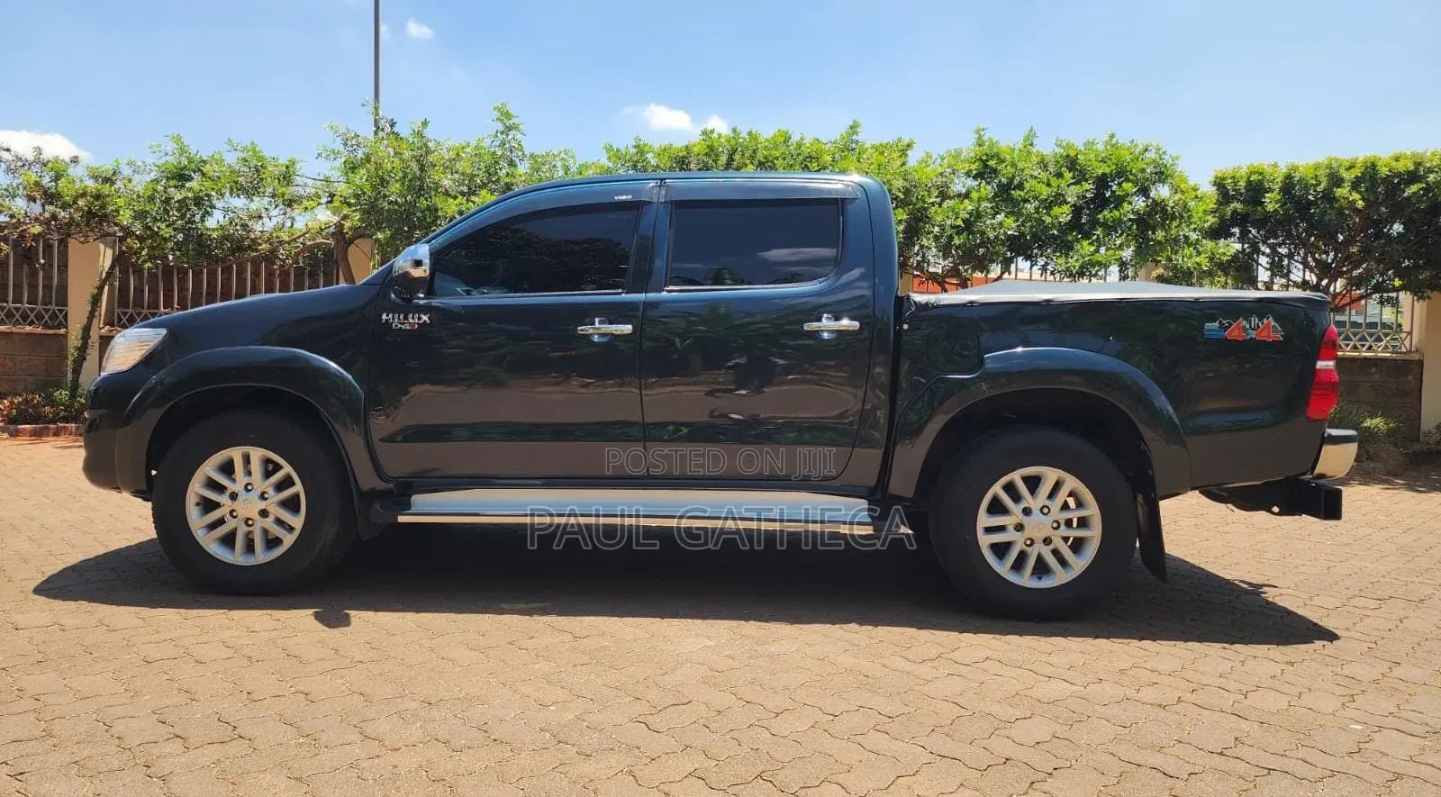Toyota Hilux 2012 Black