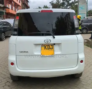 Toyota Sienta 2015 White