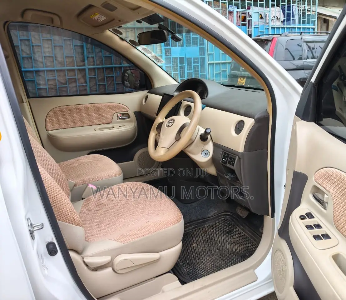Toyota Sienta 2015 White