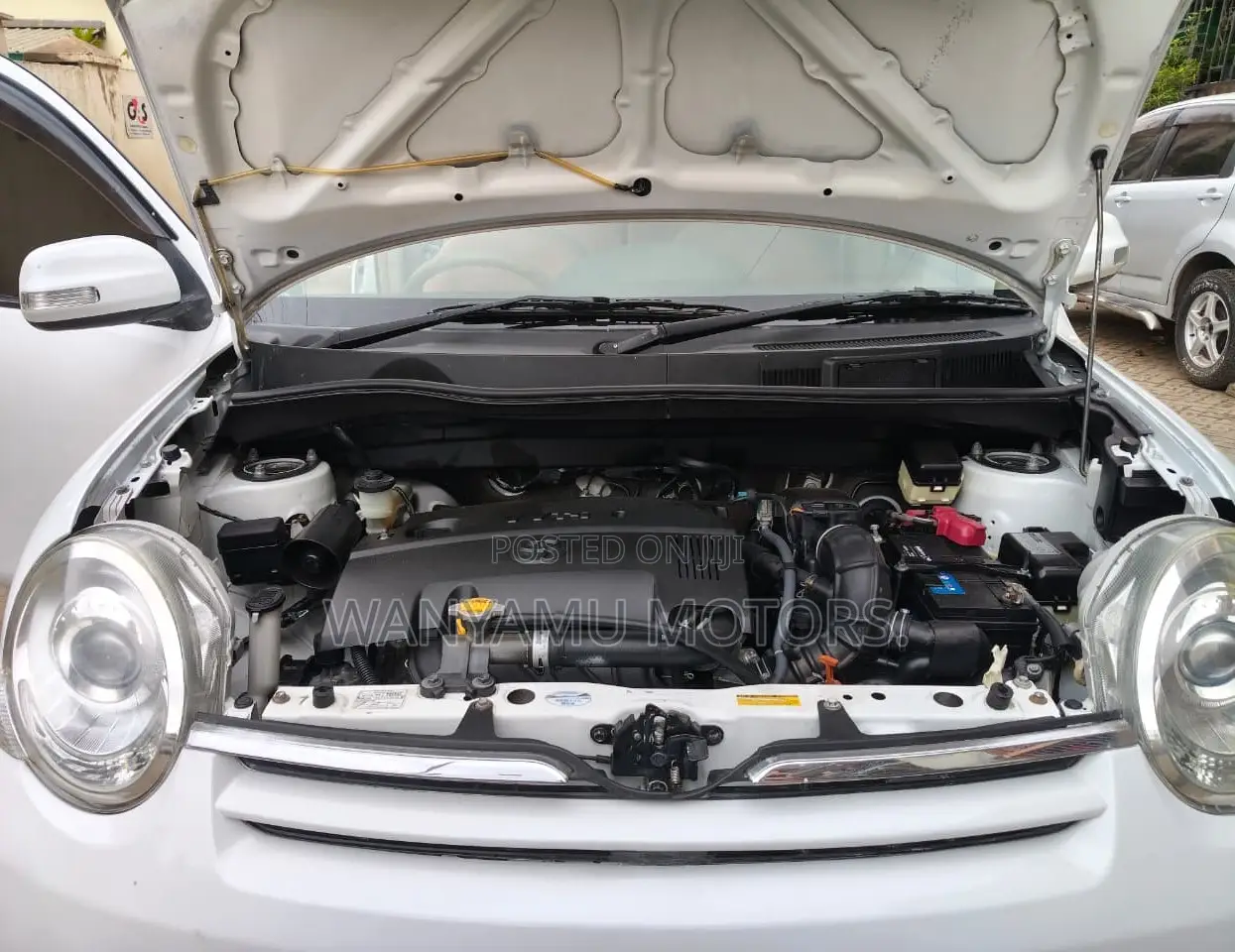 Toyota Sienta 2015 White