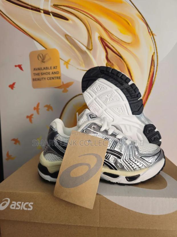 New Kids
Asics Gel-Kayano 14 'White Grey'