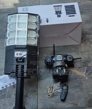 V380 Solar Street Light Camera 3-Lens PTZ Dome 4G Outdoor Floodlight