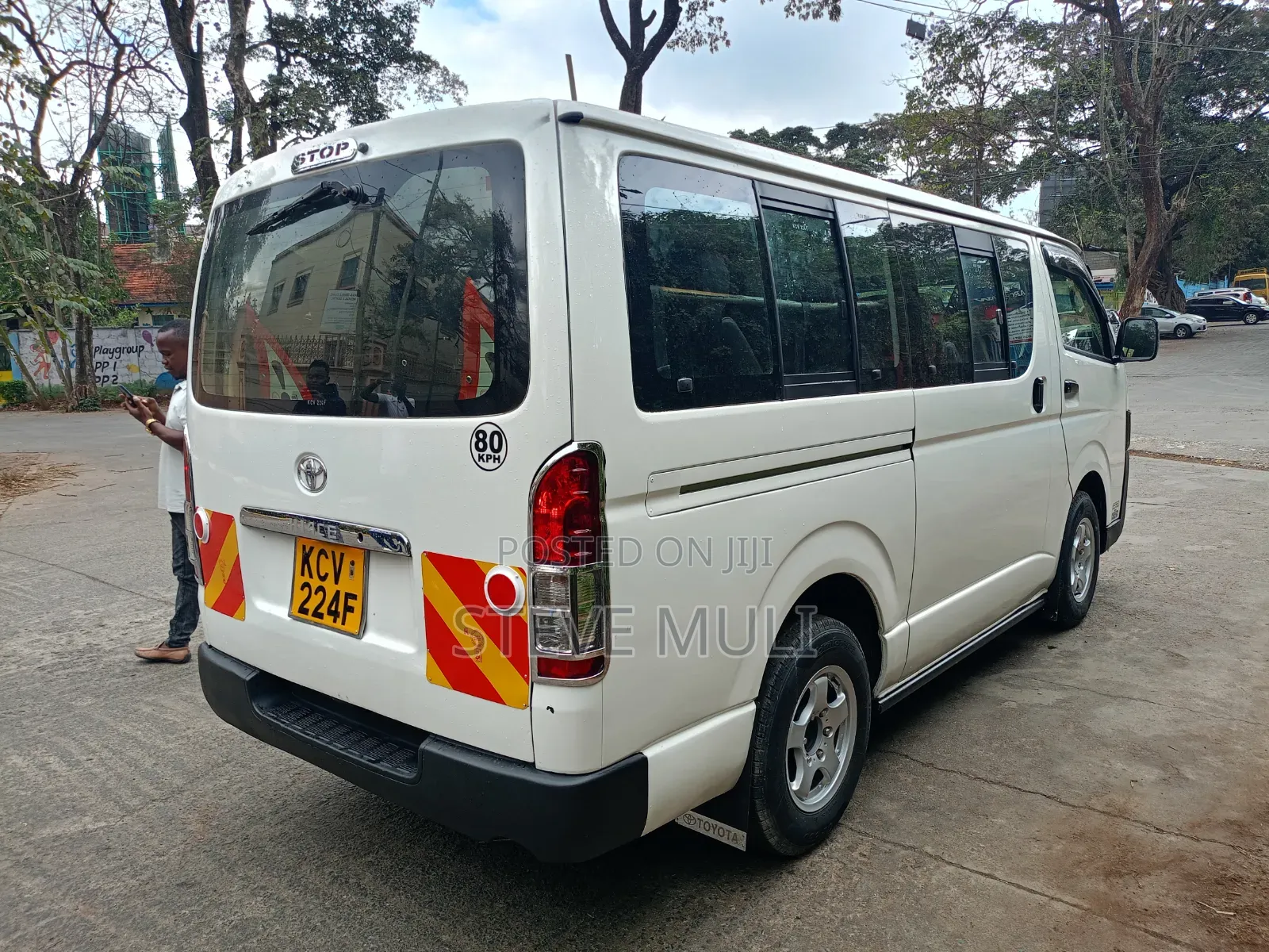 Toyota HiAce 2013 White