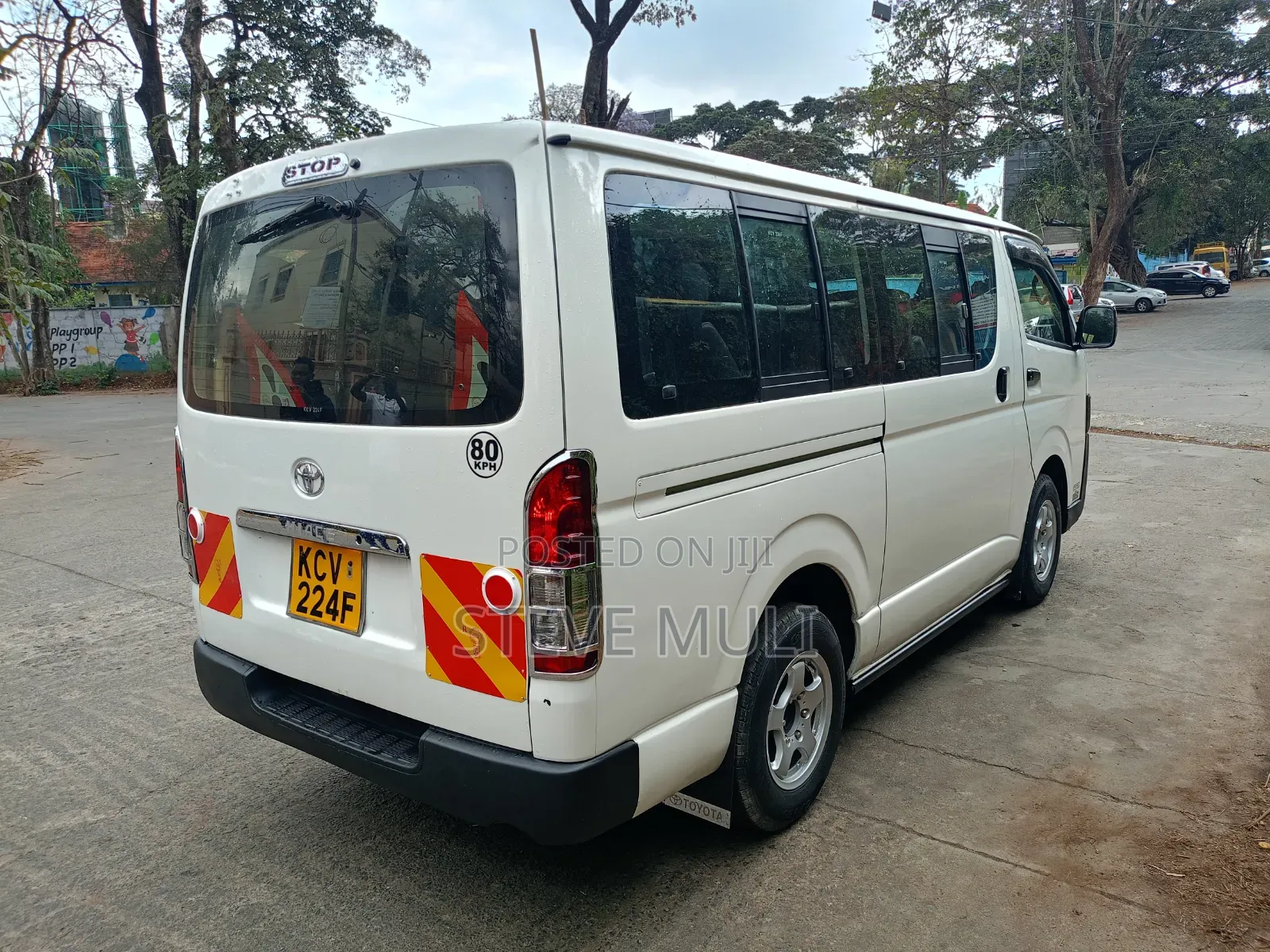Toyota HiAce 2013 White