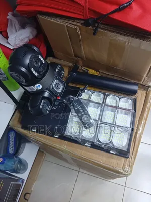 300W AI Solar Security Camera With Bright LED Outdoor Lighting