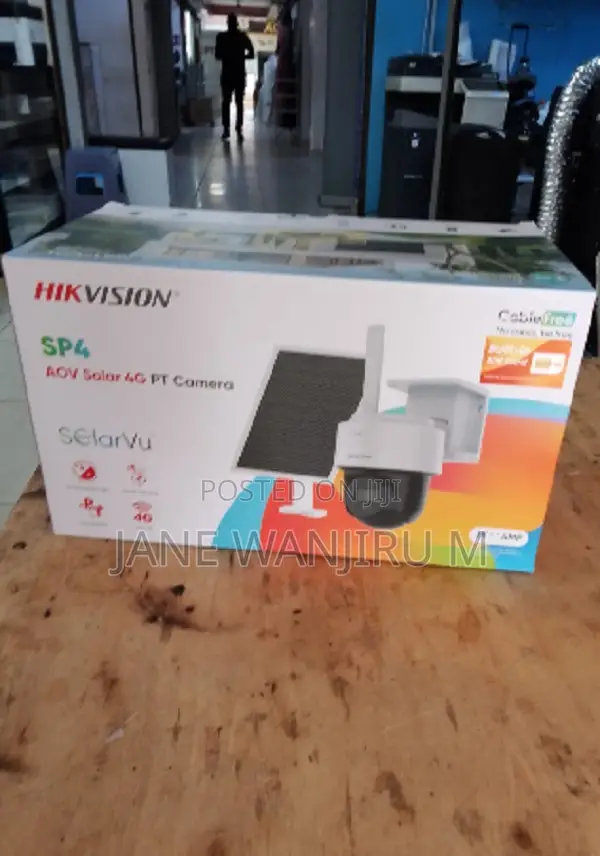 High Definition Hikvision 8MP 4G Solar Surveillance Camera