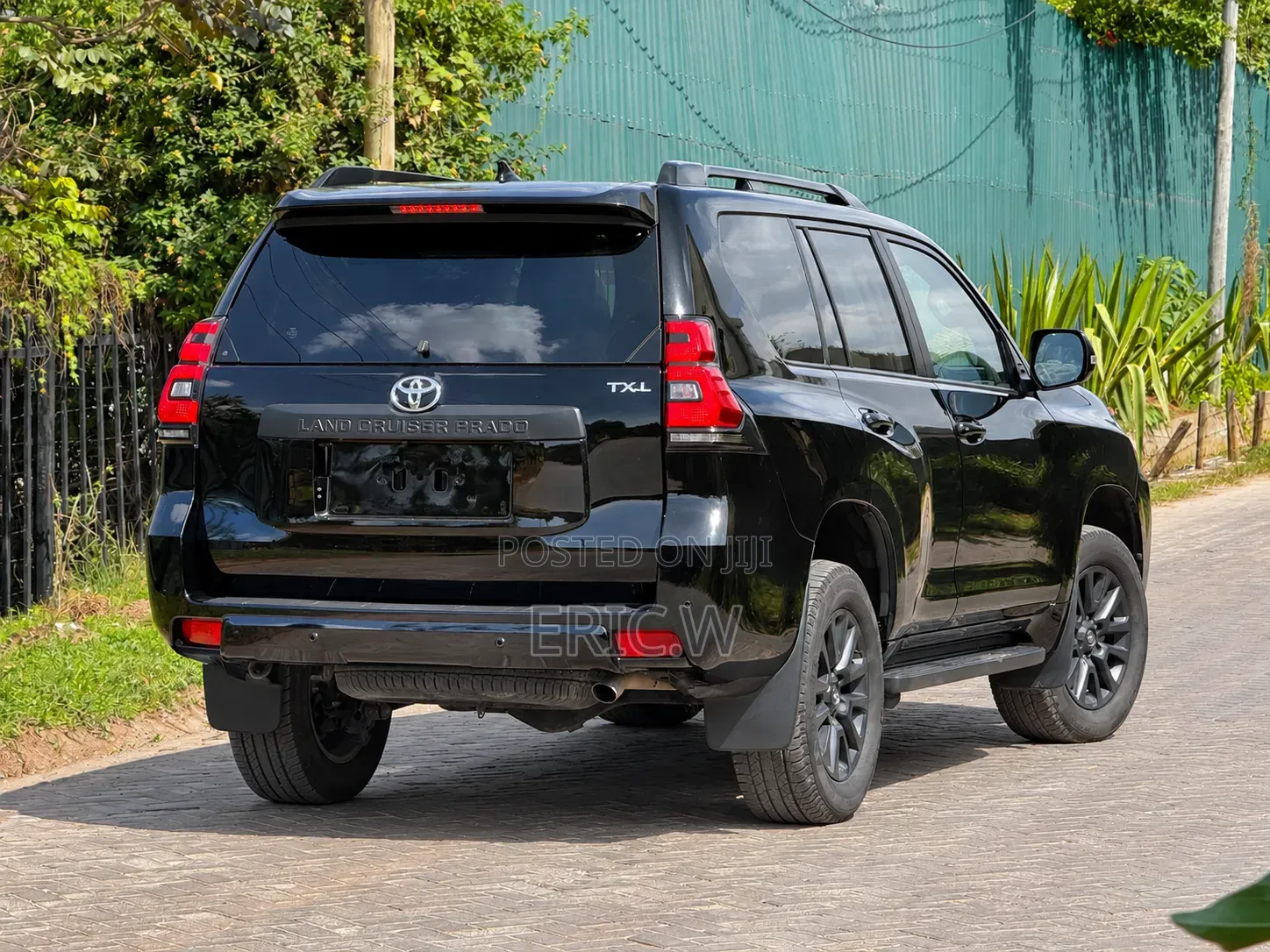 Toyota Land Cruiser Prado 2.8 2023 Black