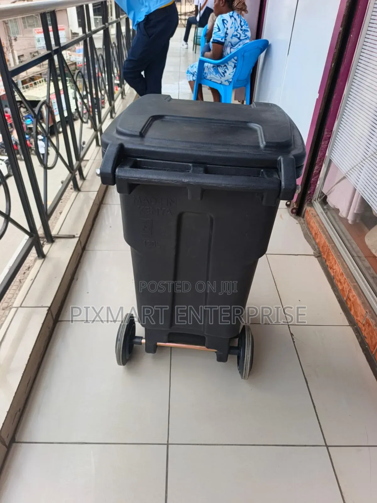 Dustbin Waste Bin
120 Litres With Wheels