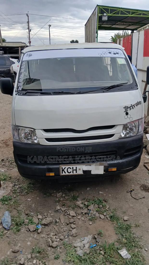 Toyota HiAce 2010 White