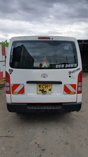 Toyota HiAce 2010 White