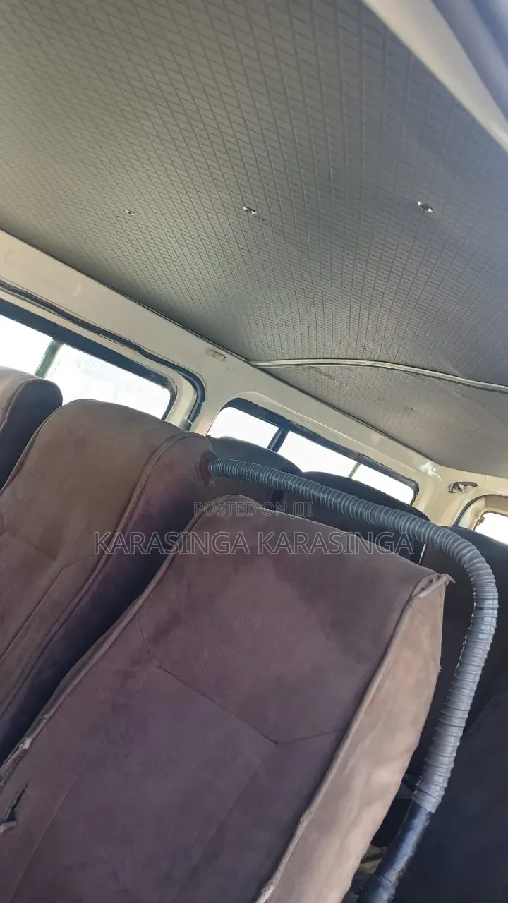Toyota HiAce 2010 White