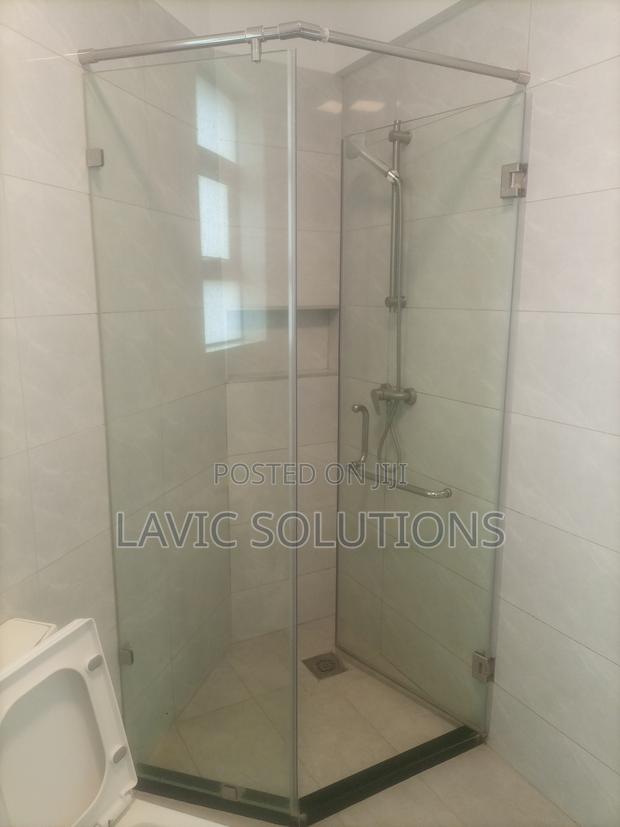 Shower Cubicles - thumbnail 2
