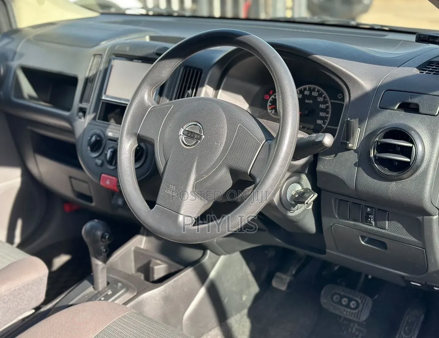 Nissan NV1500 2019 Silver