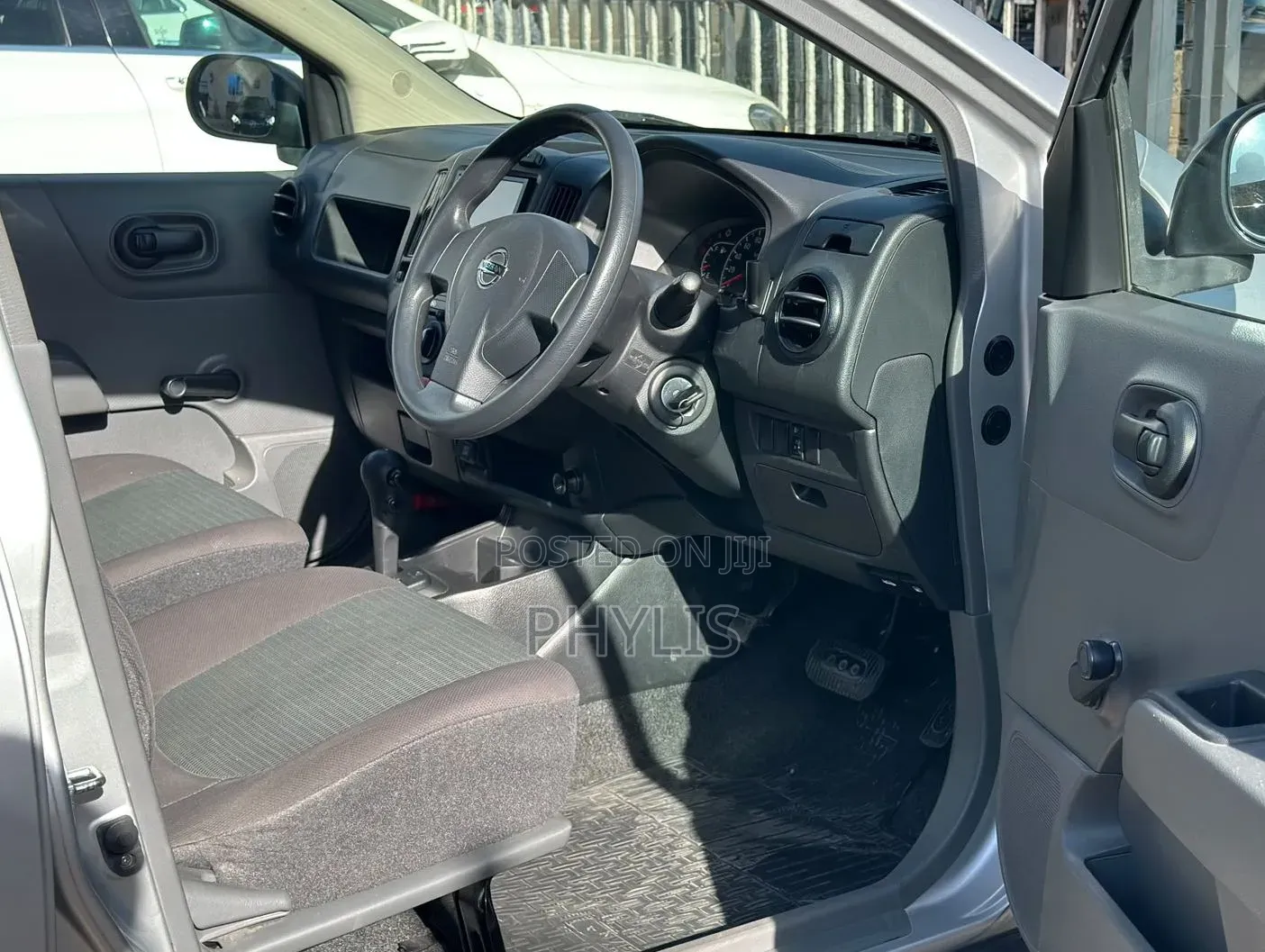 Nissan NV1500 2019 Silver