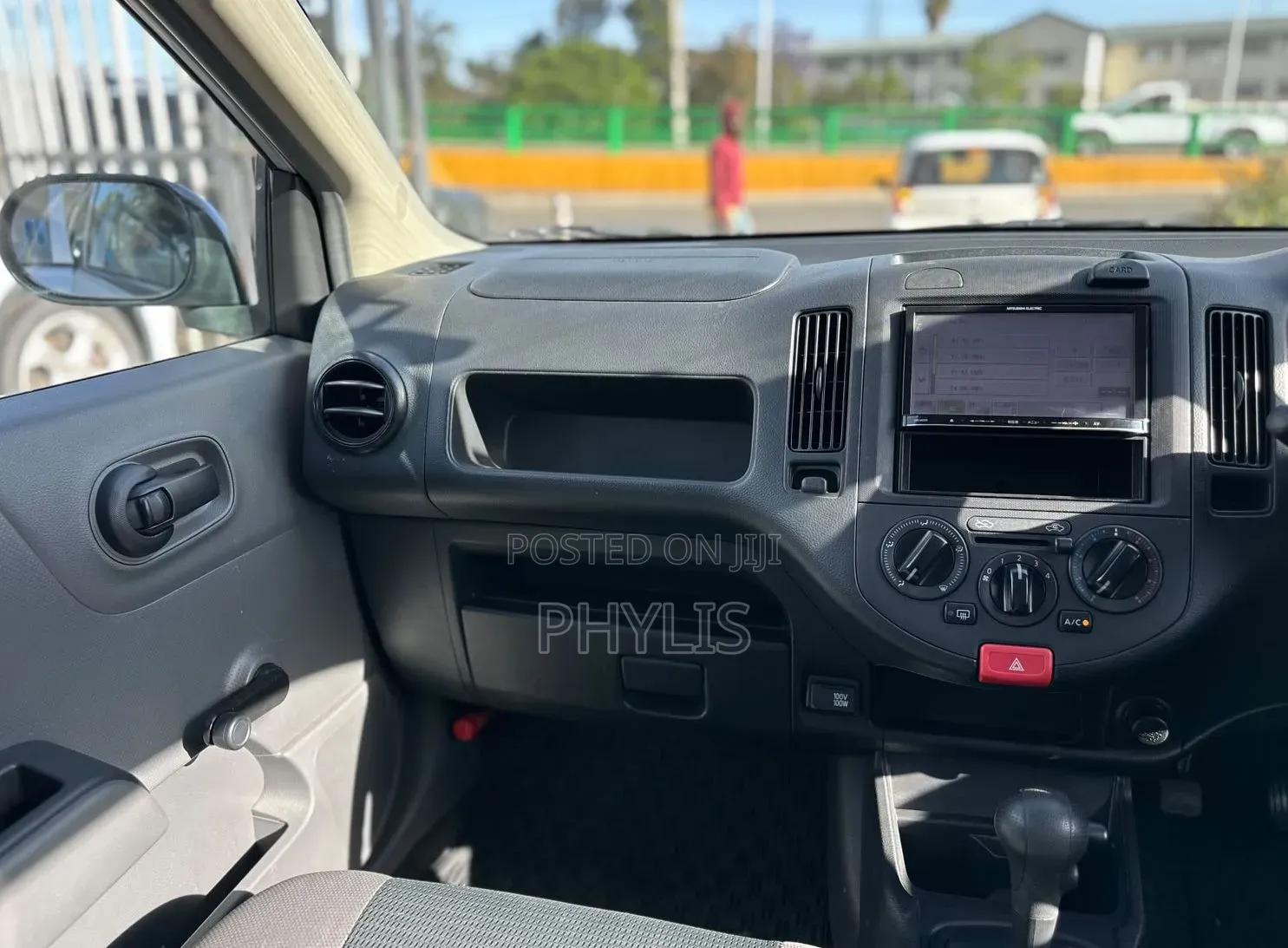 Nissan NV1500 2019 Silver