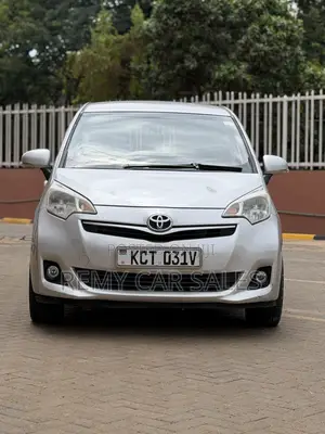 Toyota Ractis 2012 Silver