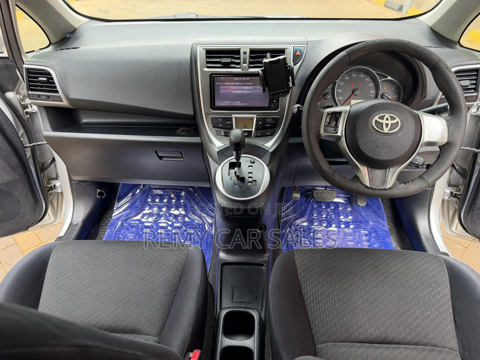 Toyota Ractis 2012 Silver