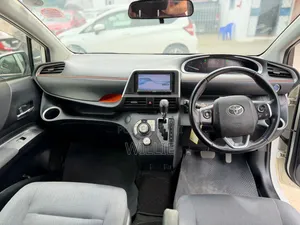 Toyota Sienta 2018 White