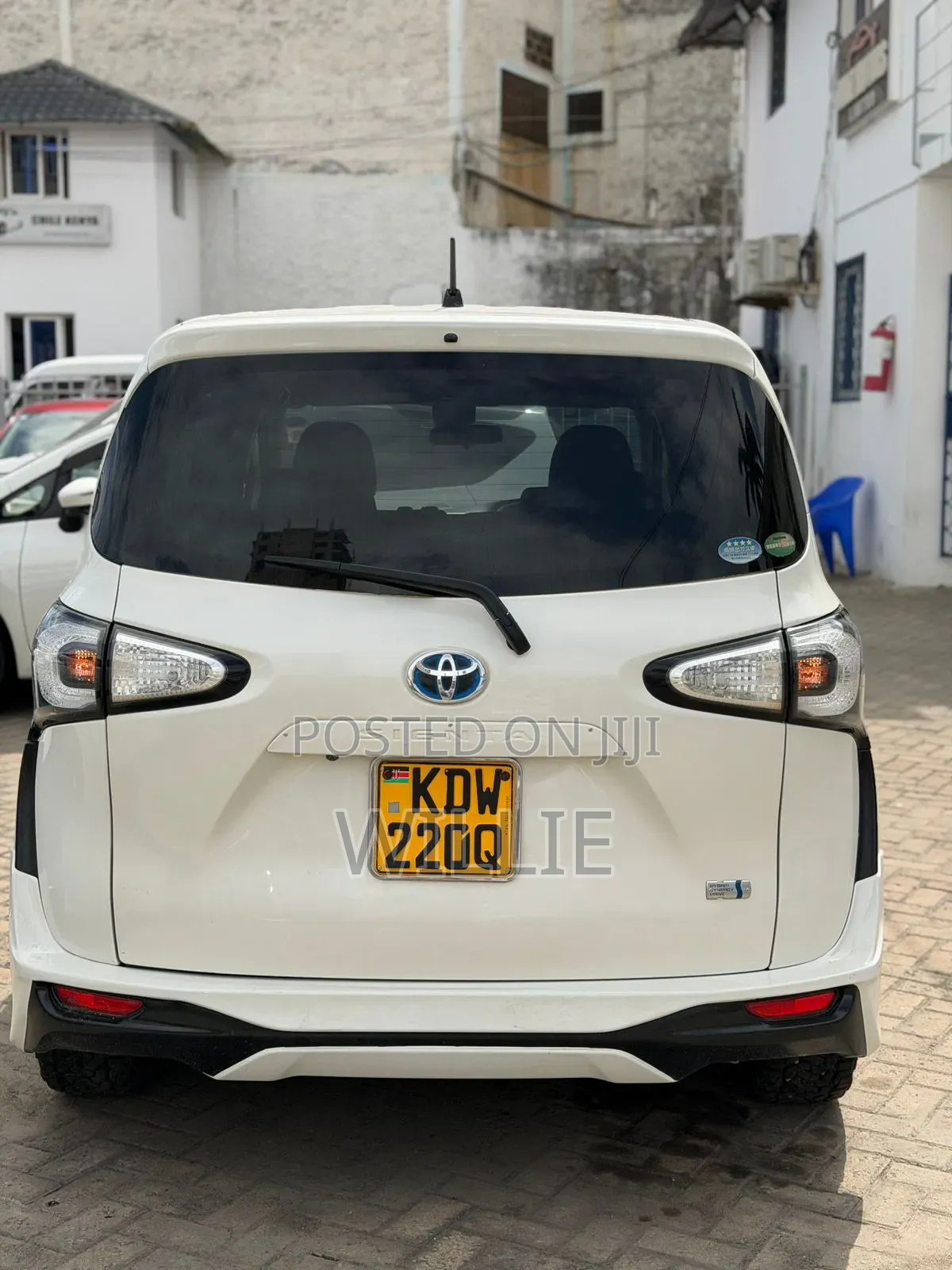 Toyota Sienta 2018 White