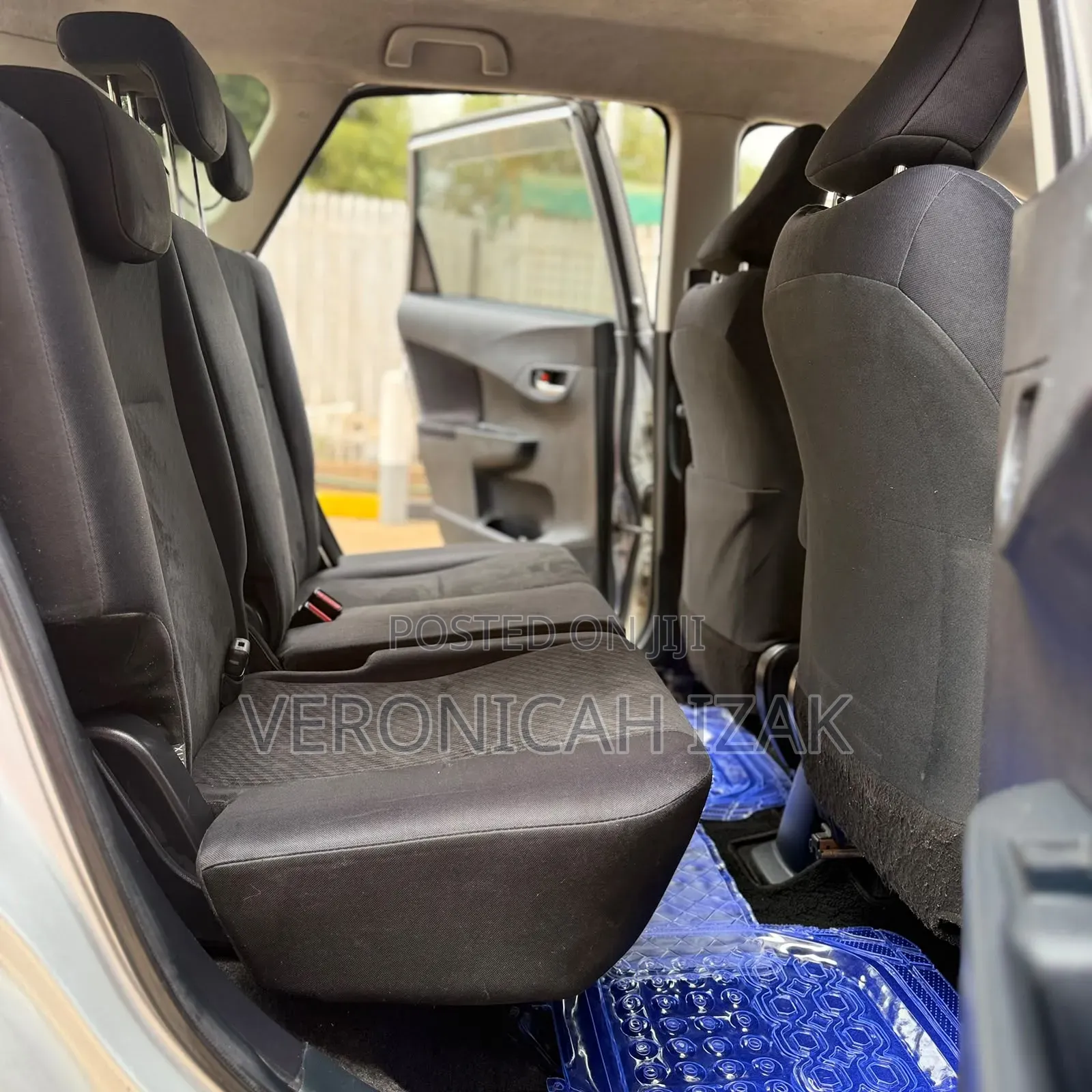 Toyota Ractis 2012 Silver