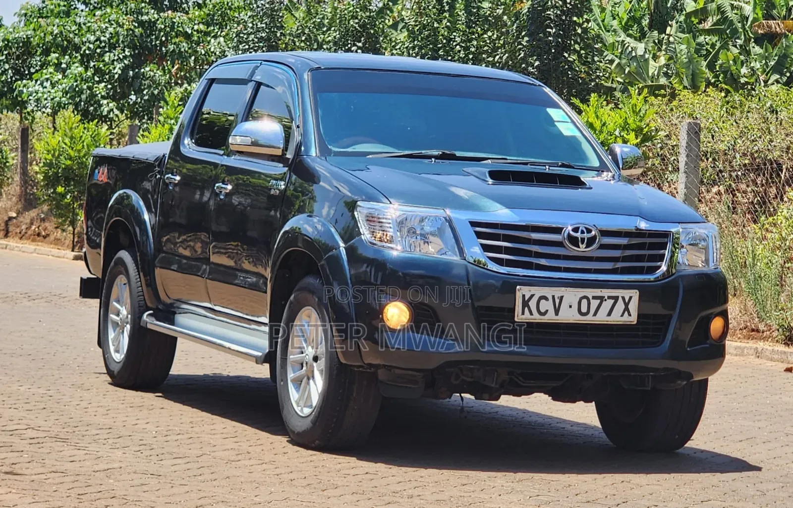 Toyota Hilux 2012 Gray