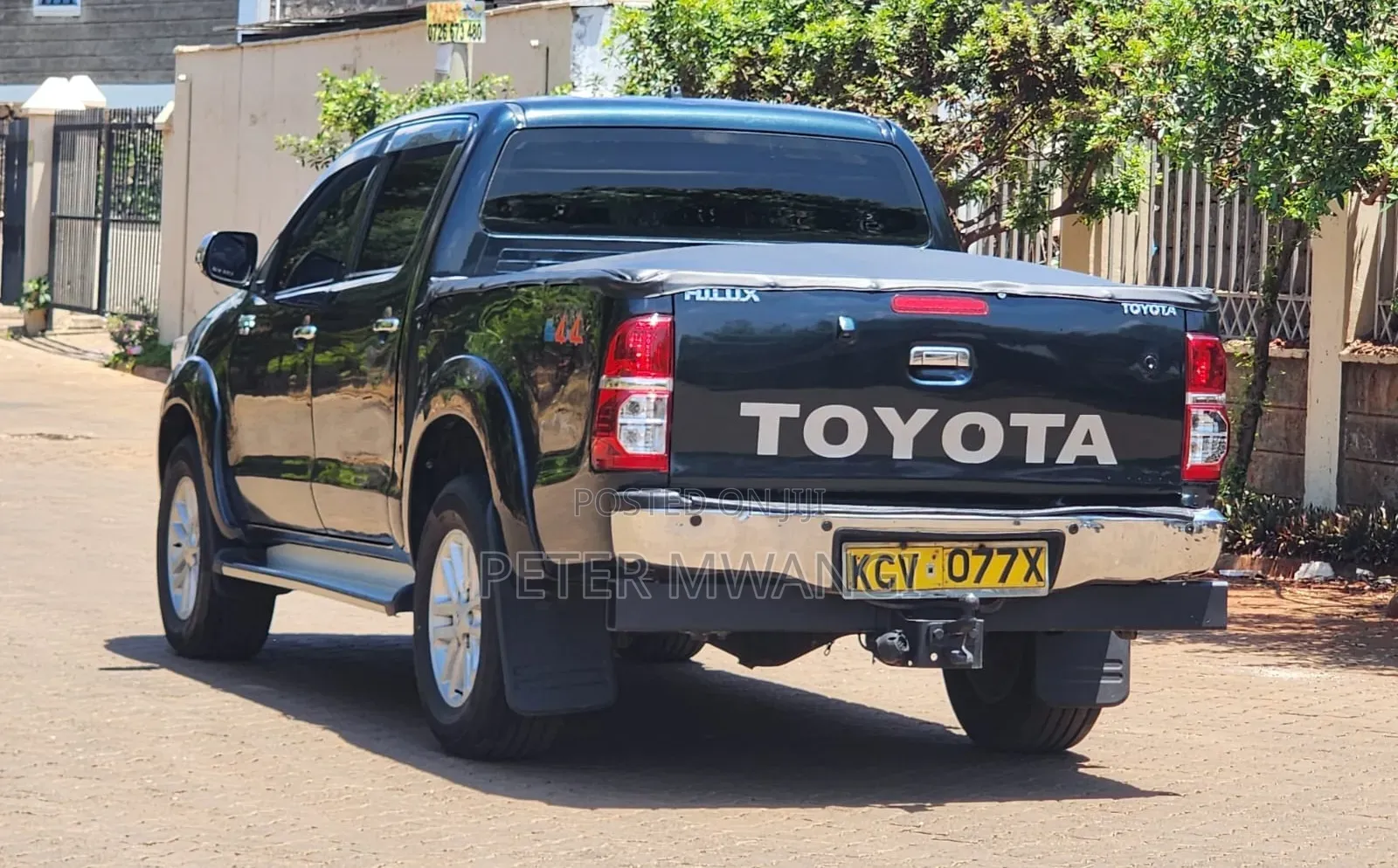 Toyota Hilux 2012 Gray