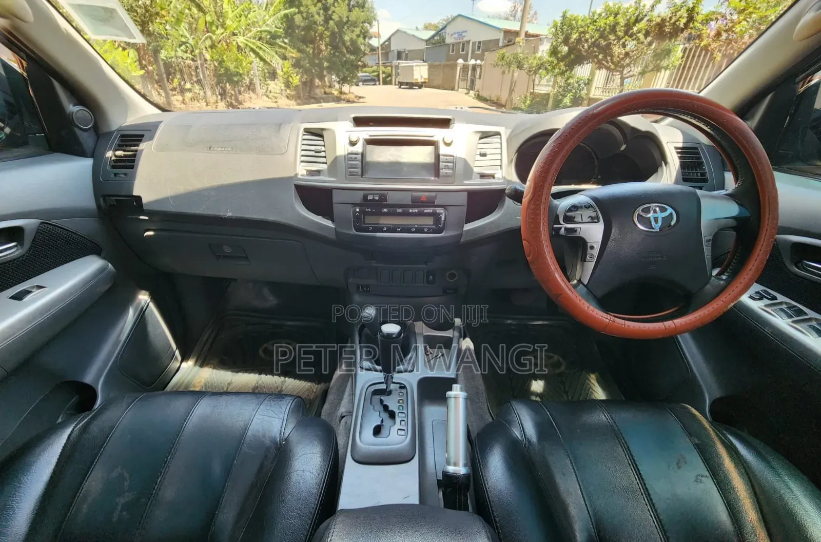 Toyota Hilux 2012 Gray