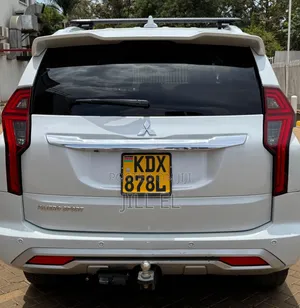 Mitsubishi Pajero 2022 White