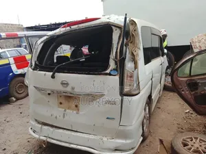 Nissan Serena 2013 White