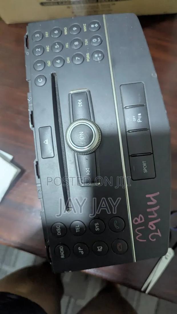 Mercedes Benz W204 Cd Player Radio - main view