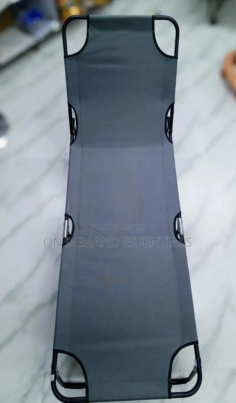 *Heavy-Duty Foldable Camp Bed / Portable Cot