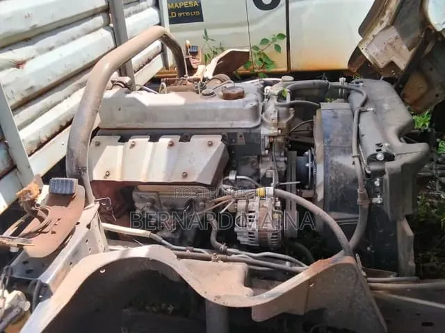 Mitsubishi Canter Fe 2023 White