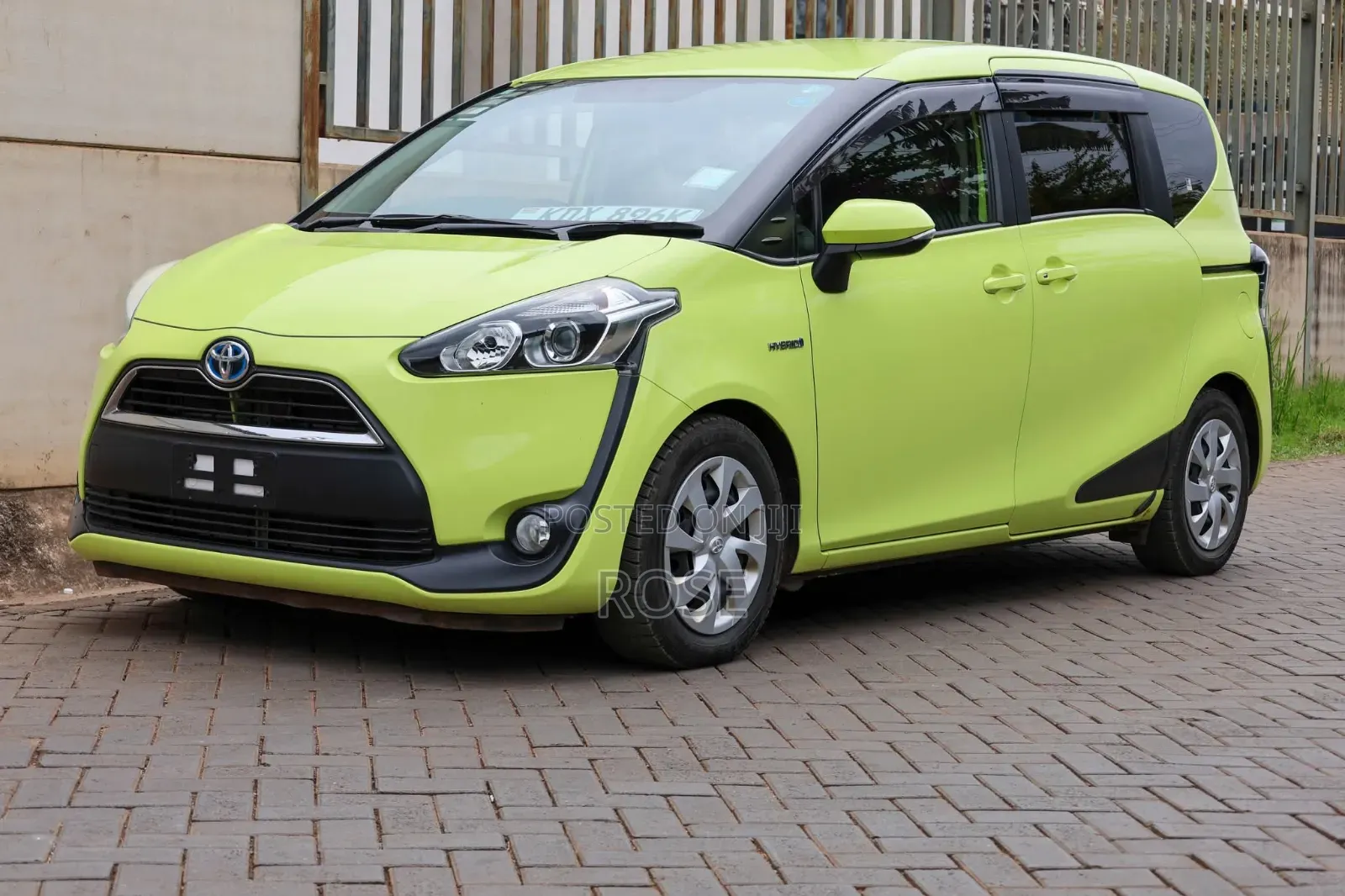 Toyota Sienta 2018 Green