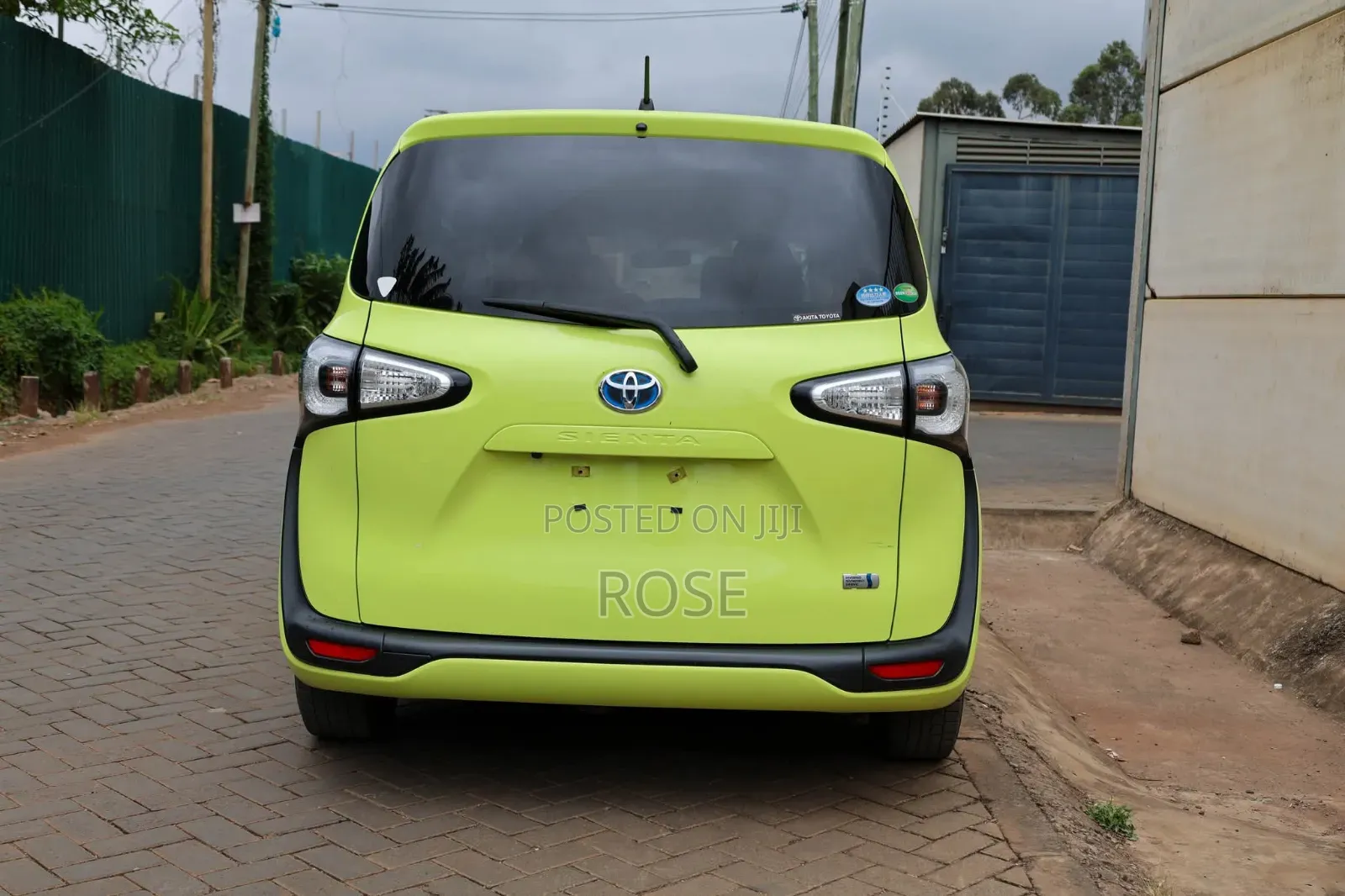 Toyota Sienta 2018 Green