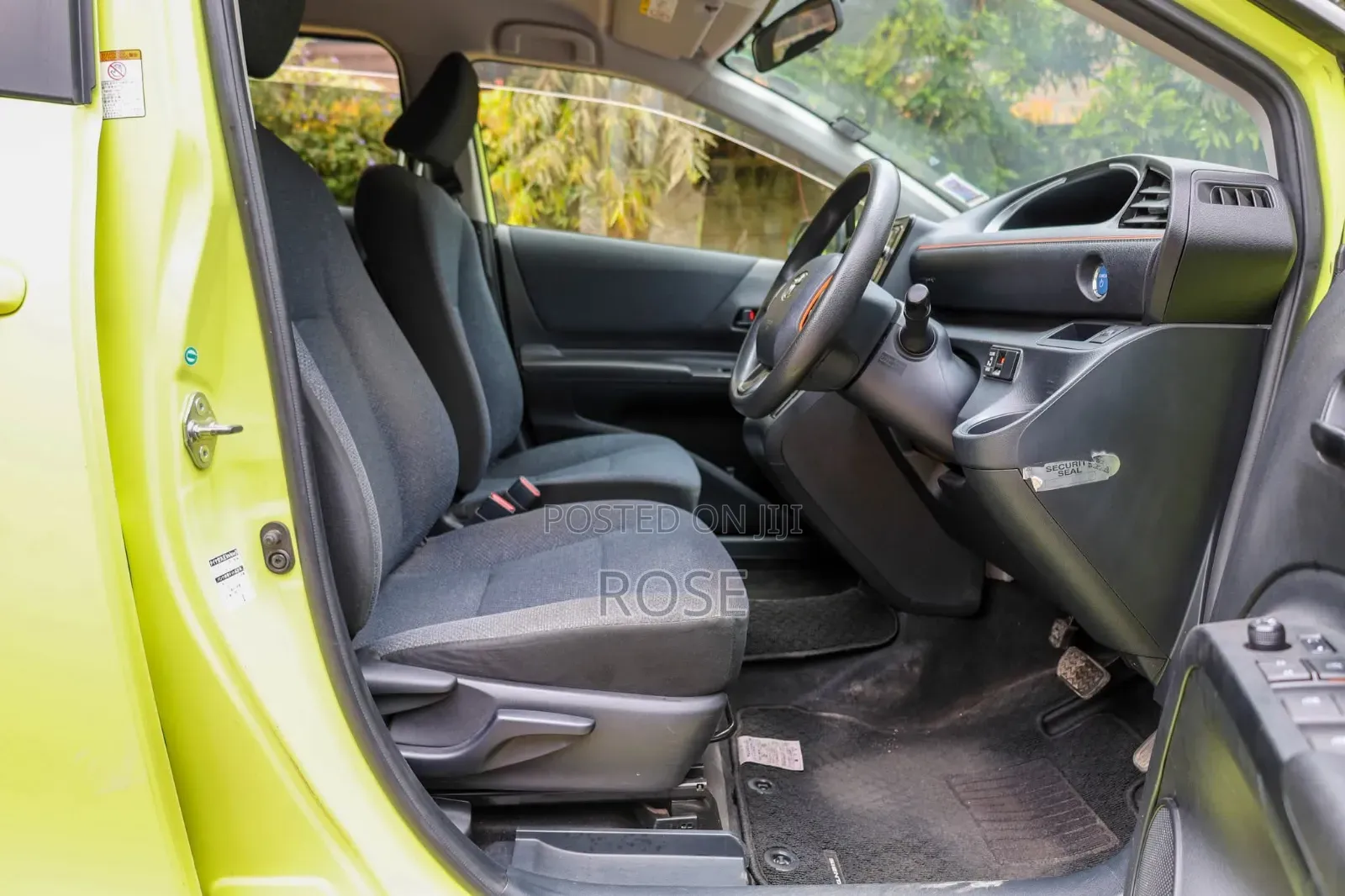 Toyota Sienta 2018 Green
