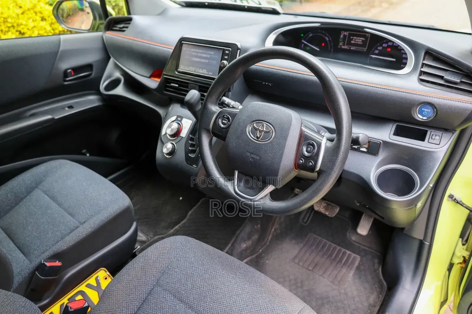 Toyota Sienta 2018 Green
