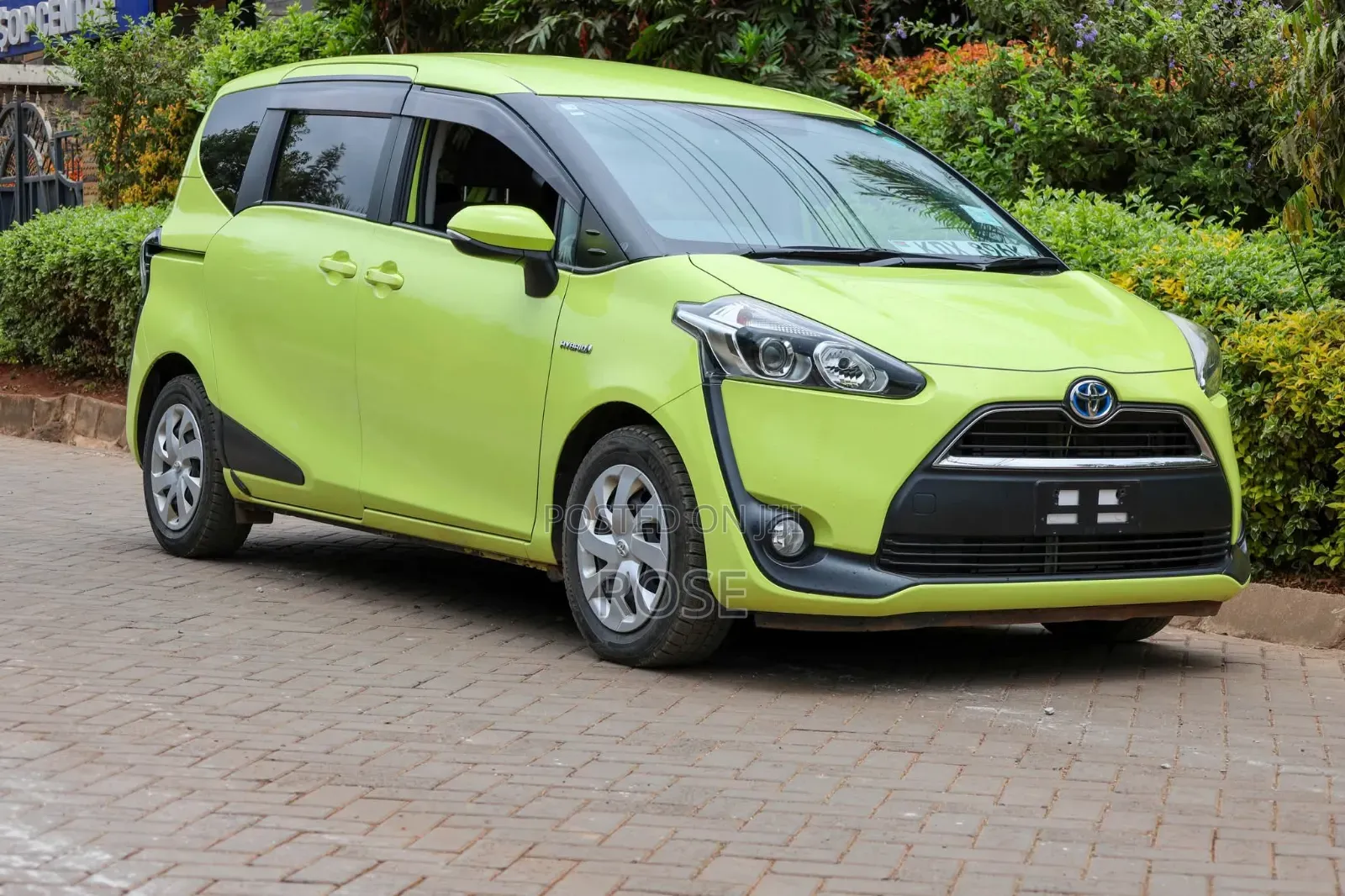 Toyota Sienta 2018 Green