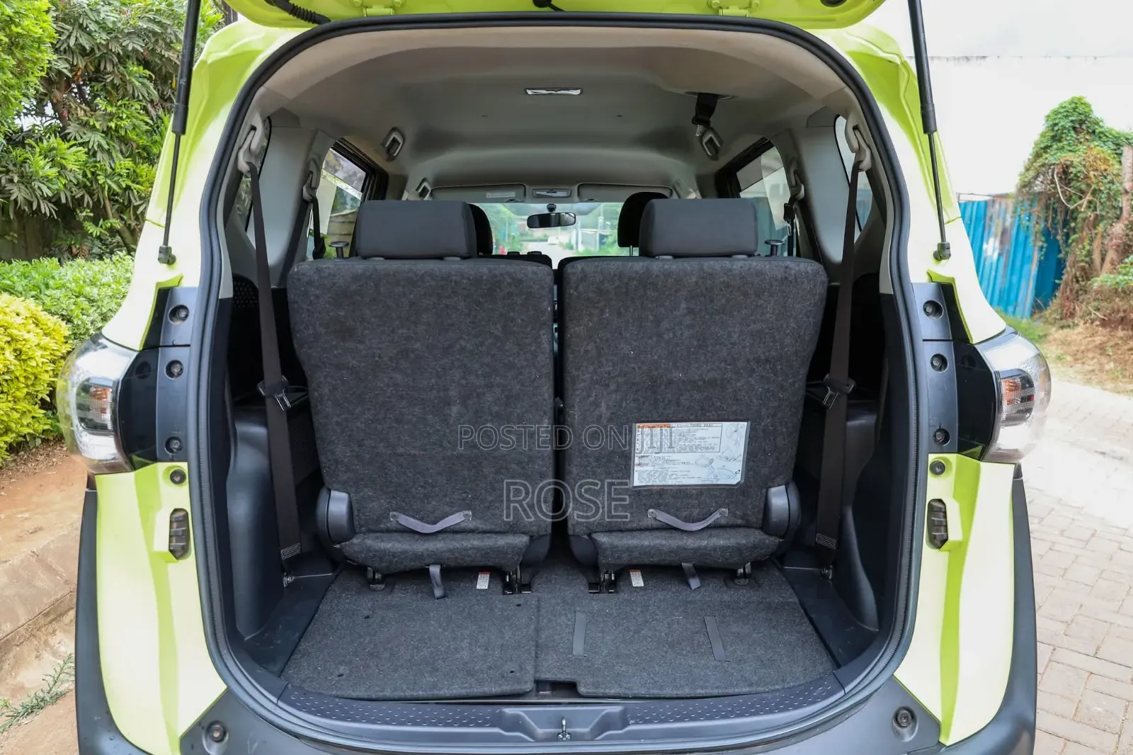 Toyota Sienta 2018 Green