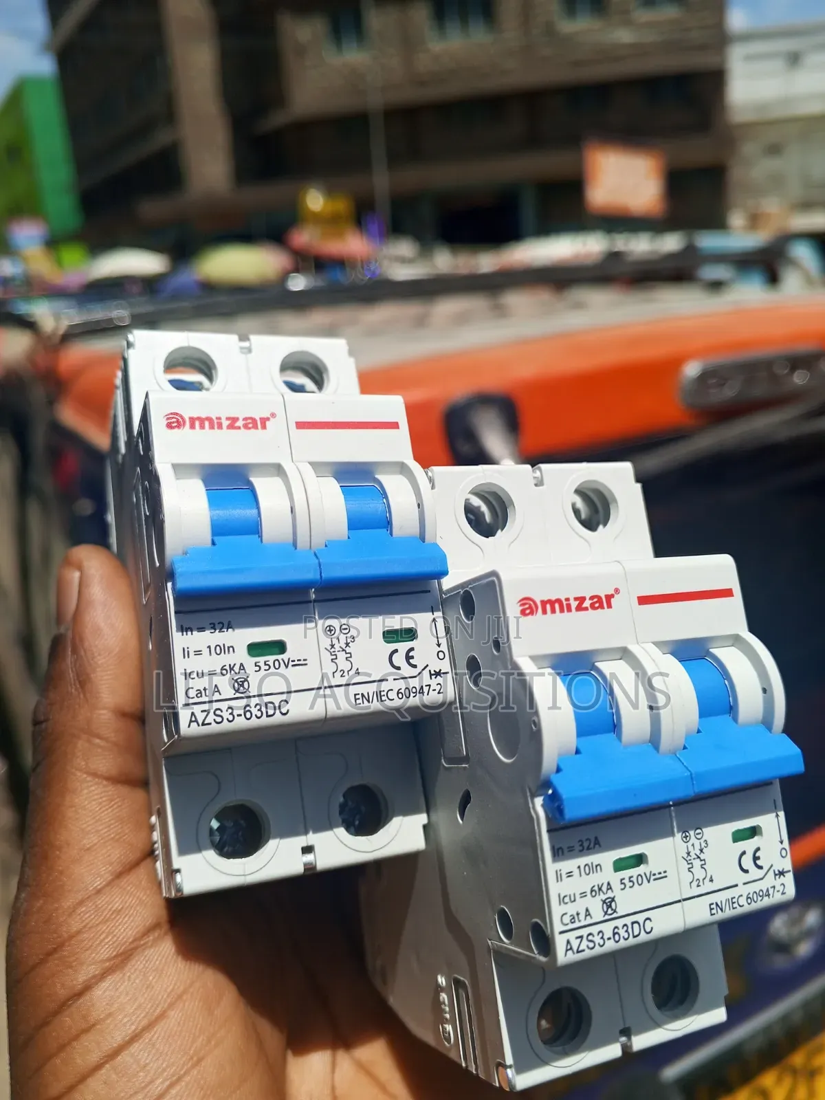 Amizar 32A 2-Pole DC Circuit Breaker 550V 6kA for Solar Systems