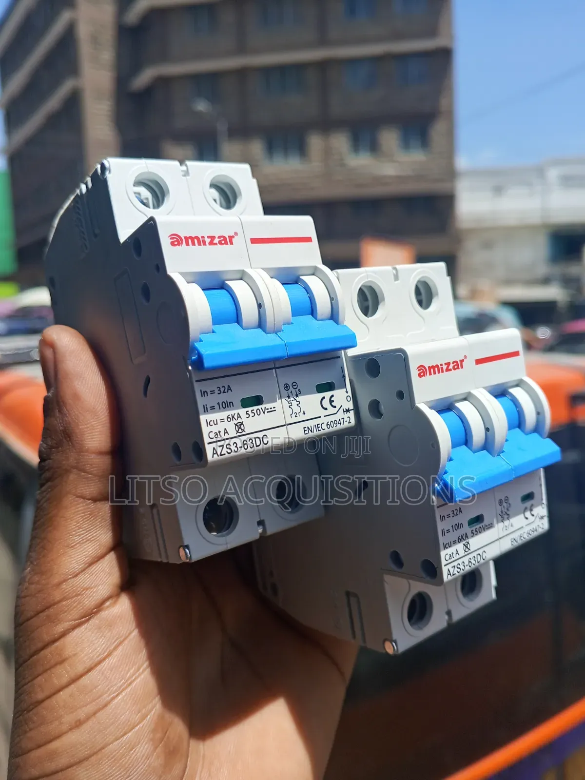 Amizar 32A 2-Pole DC Circuit Breaker 550V 6kA for Solar Systems