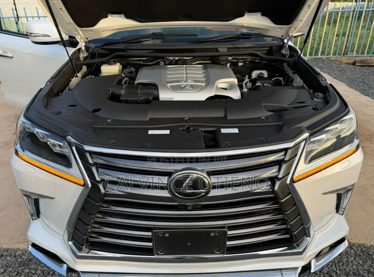 Lexus LX 2019 White